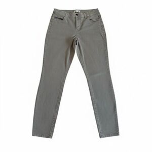 Maurices Light Gray Skinny M Jeans Large Short